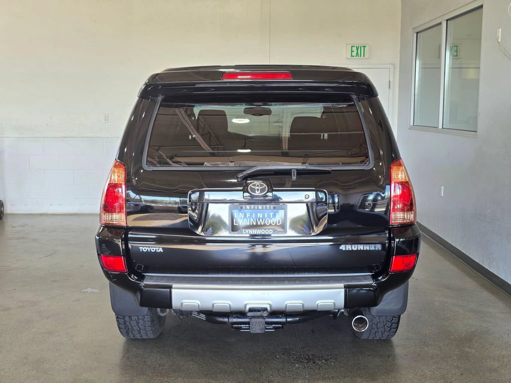 Used 2005 Toyota 4Runner SR5 AWD/4WD image 5