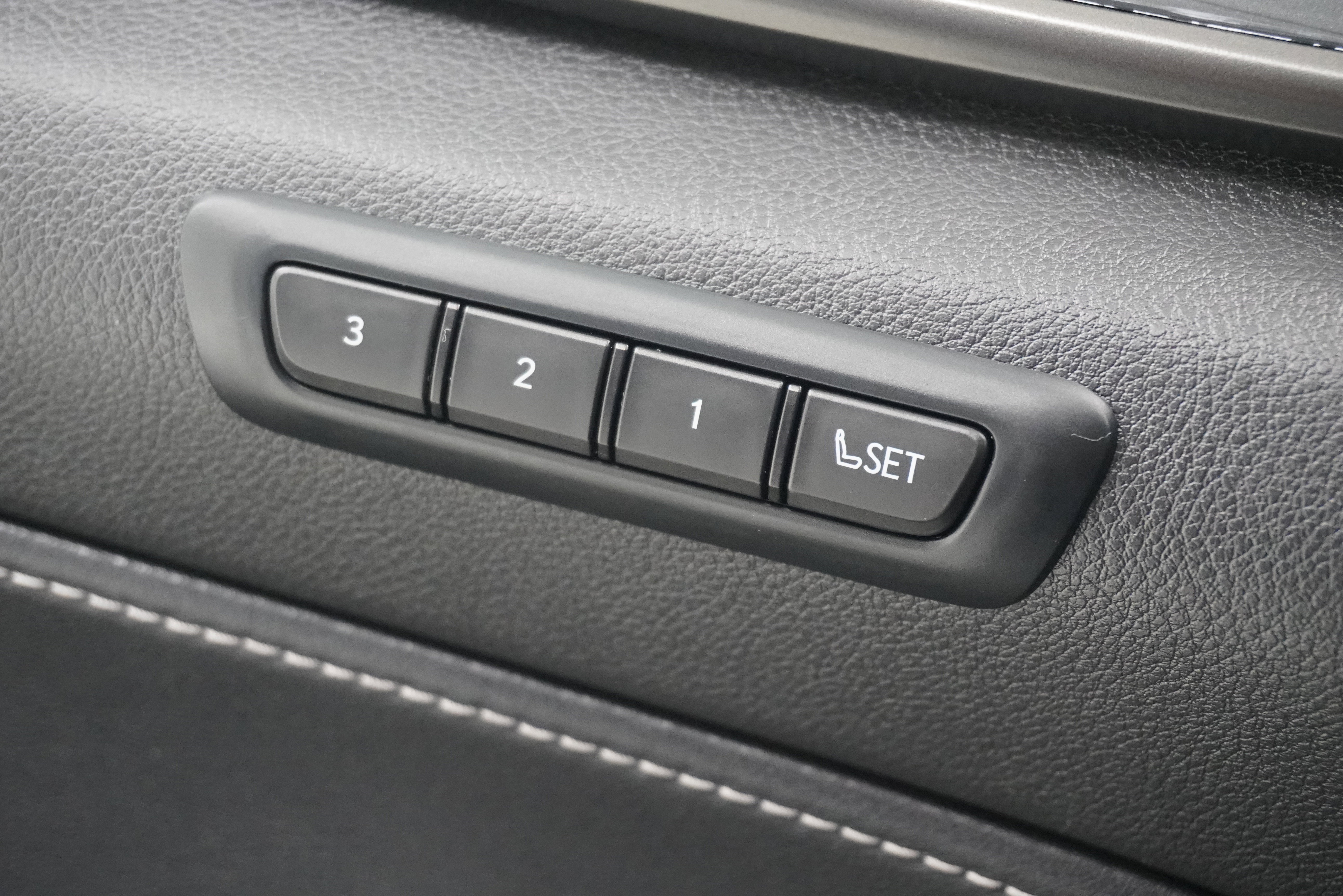 Used 2025 Lexus NX 250 FWD w/ Towing Package (2000 Lbs) image 15