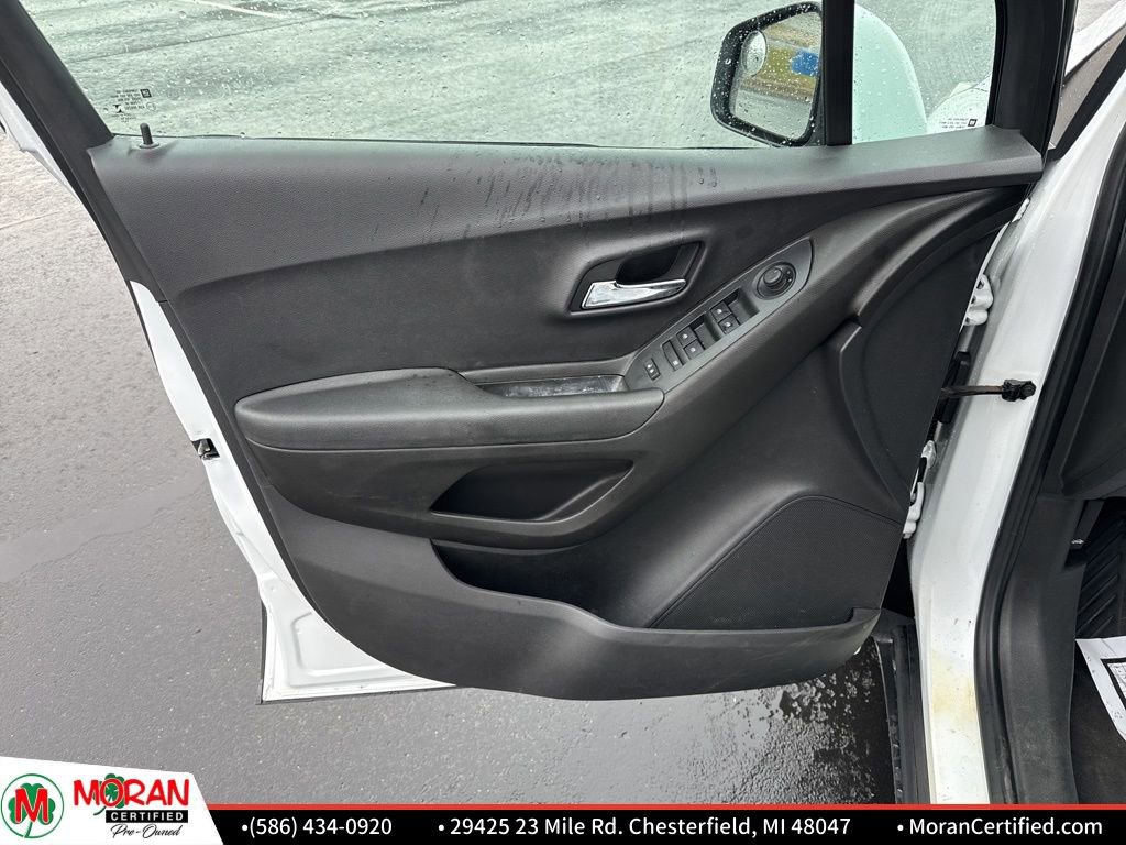 Used 2019 Chevrolet Trax LS image 9
