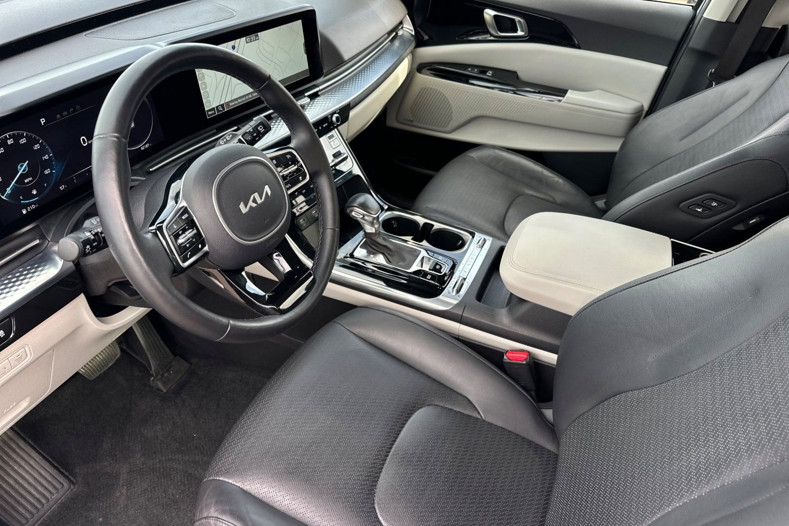 Used 2023 Kia Carnival SX Prestige FWD image 10