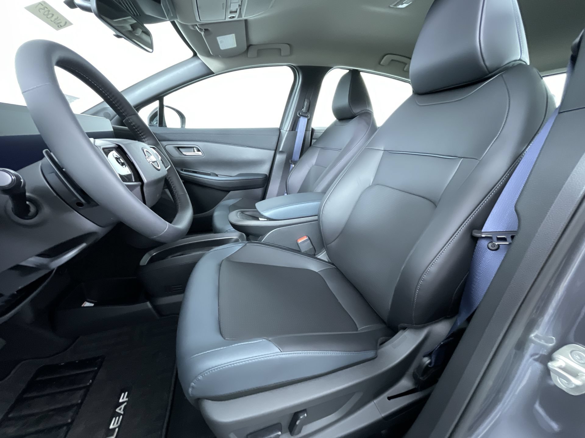 New 2026 Nissan Leaf SV+ w/ Floor Mat Package (SV+) FWD image 13