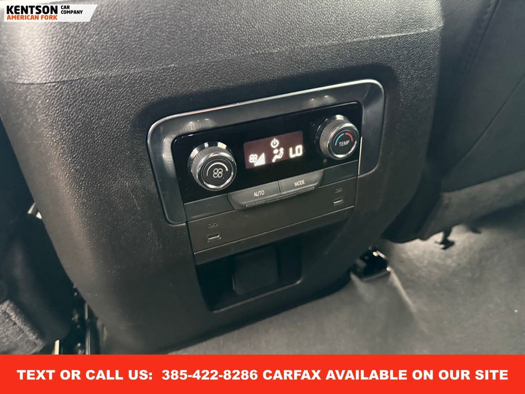 Used 2025 Chevrolet Suburban Z71 image 34