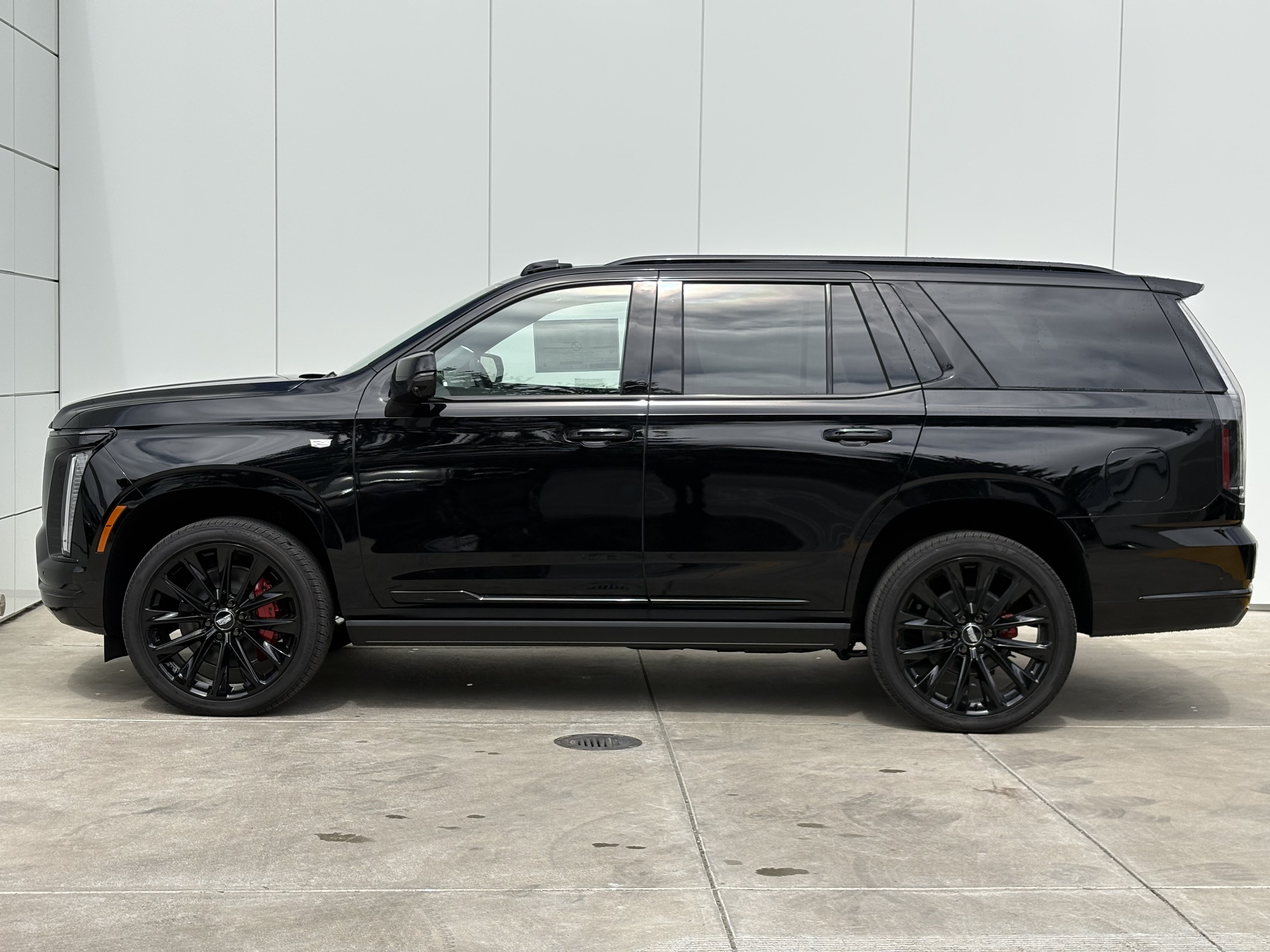 New 2026 Cadillac Escalade Platinum Sport w/ LPO, ONYX Package AWD/4WD image 4