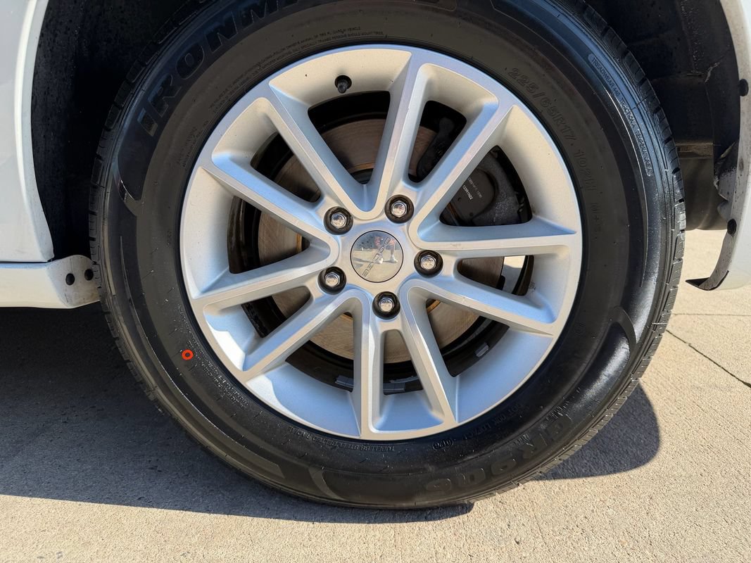 Used 2016 Dodge Grand Caravan SXT w/ UConnect Hands-Free Group FWD image 44