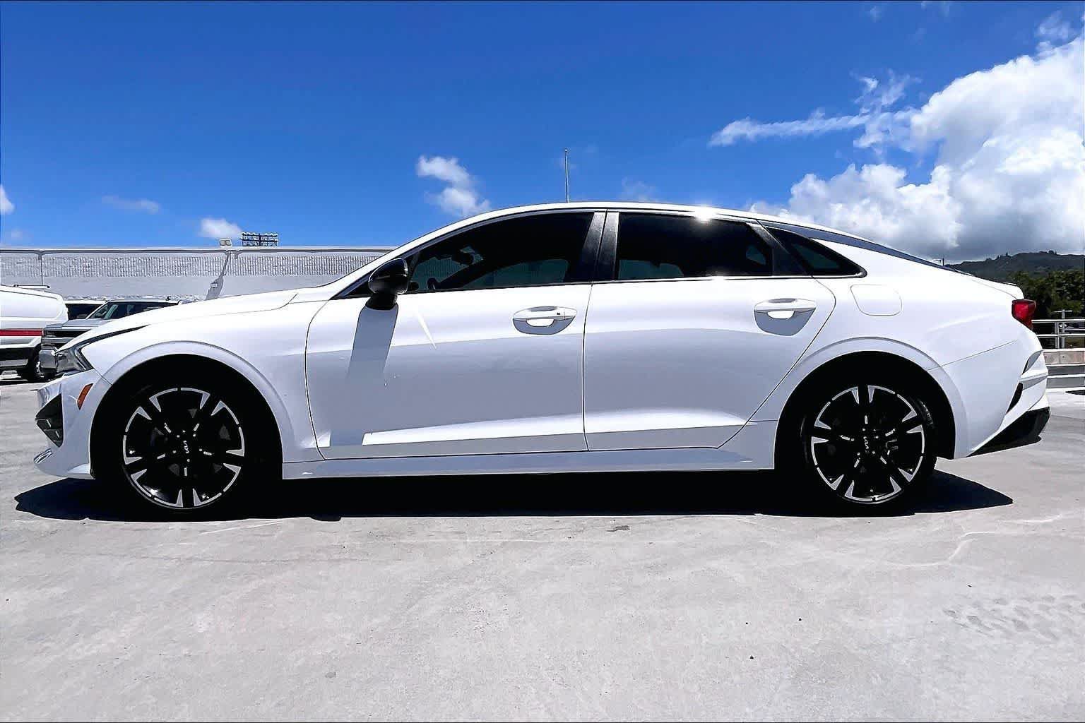 Used 2024 Kia K5 GT-Line w/ GT-Line Premium Package FWD image 3