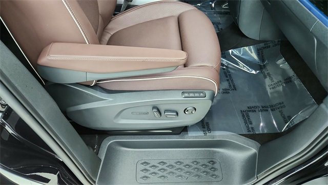 Used 2025 Volkswagen ID. Buzz Pro S image 21