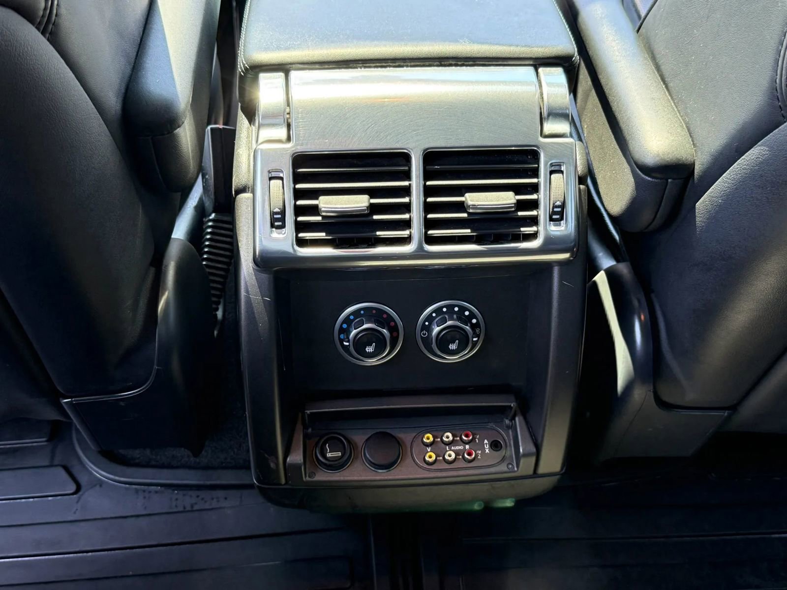 Used 2010 Land Rover Range Rover Supercharged AWD/4WD image 48