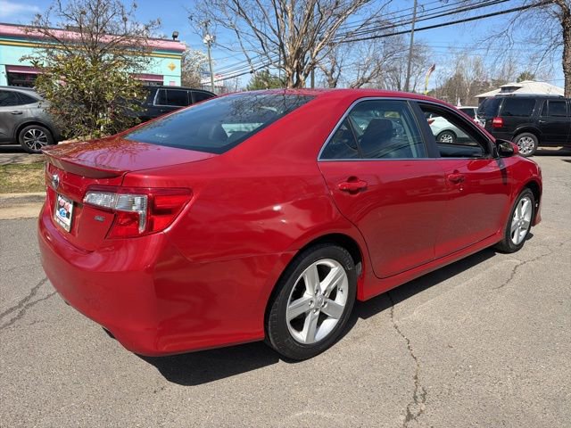 Used 2014 Toyota Camry SE image 6