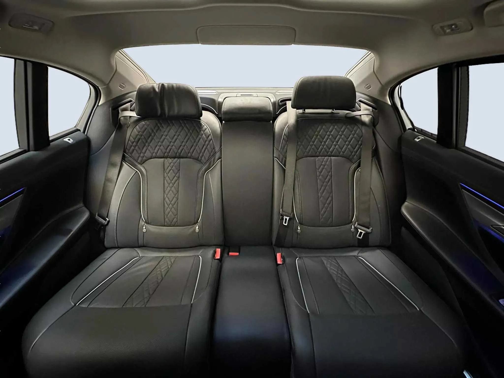 Used 2022 BMW 740i RWD image 16