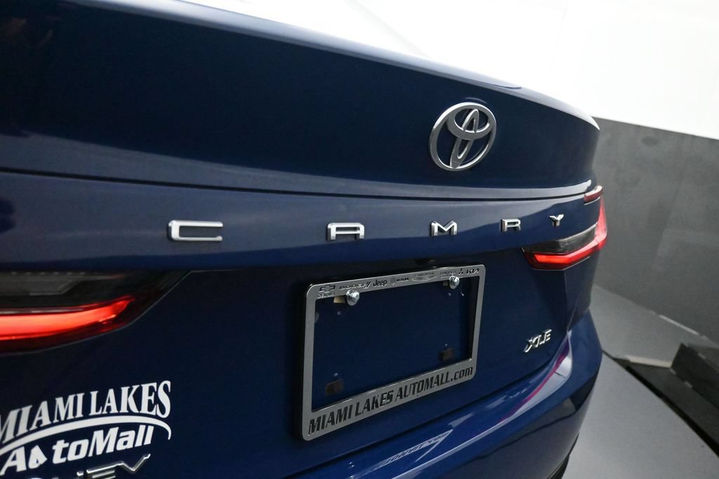 Used 2025 Toyota Camry XLE FWD image 33