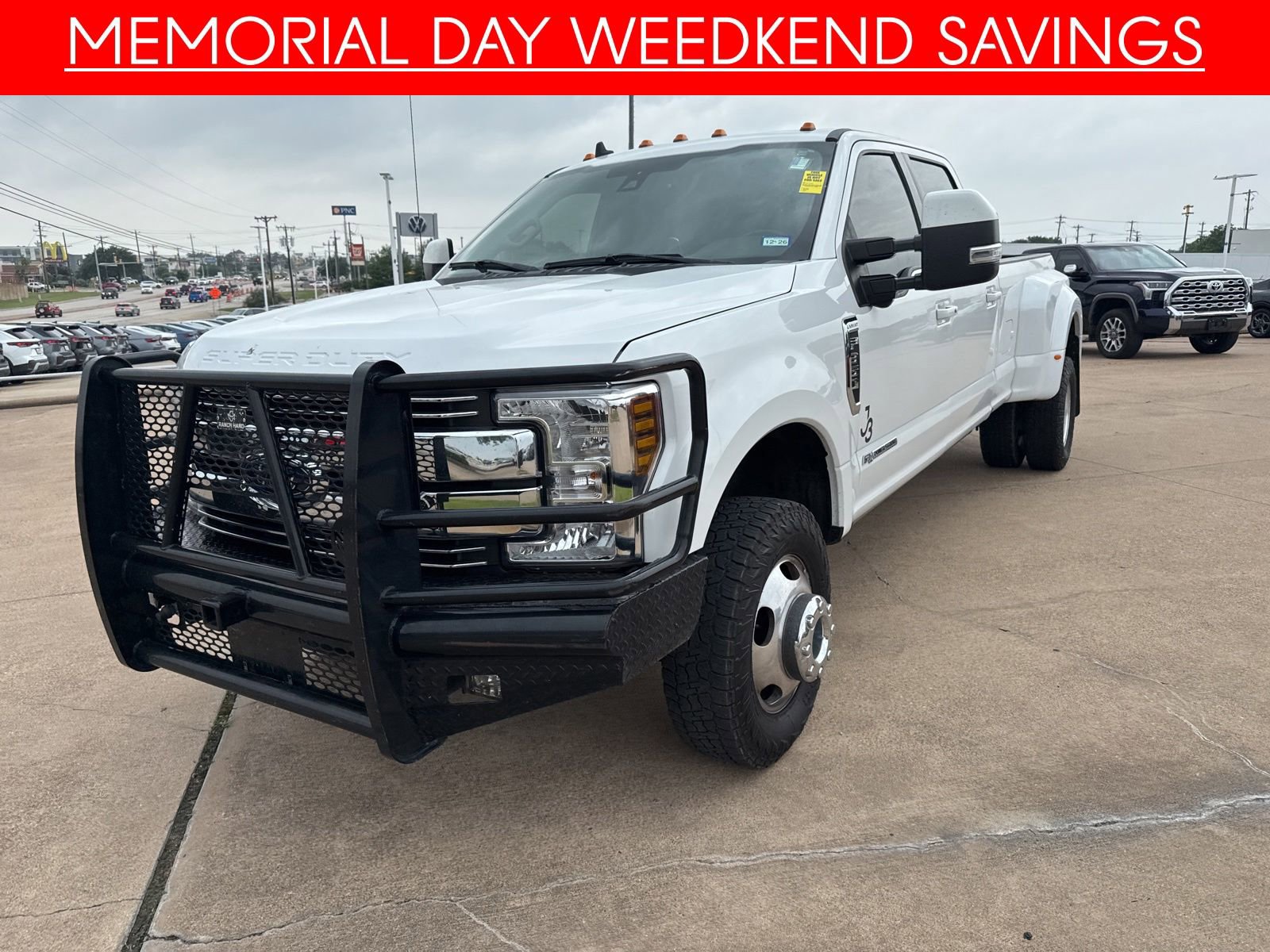 Used 2019 Ford F350 Lariat w/ Lariat Ultimate Package AWD/4WD image 3