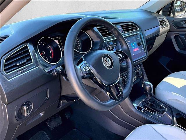 Used 2020 Volkswagen Tiguan SE FWD image 13
