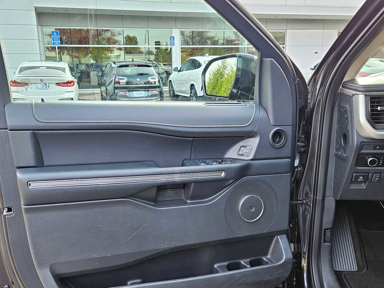 Used 2023 Ford Expedition Max XLT image 23