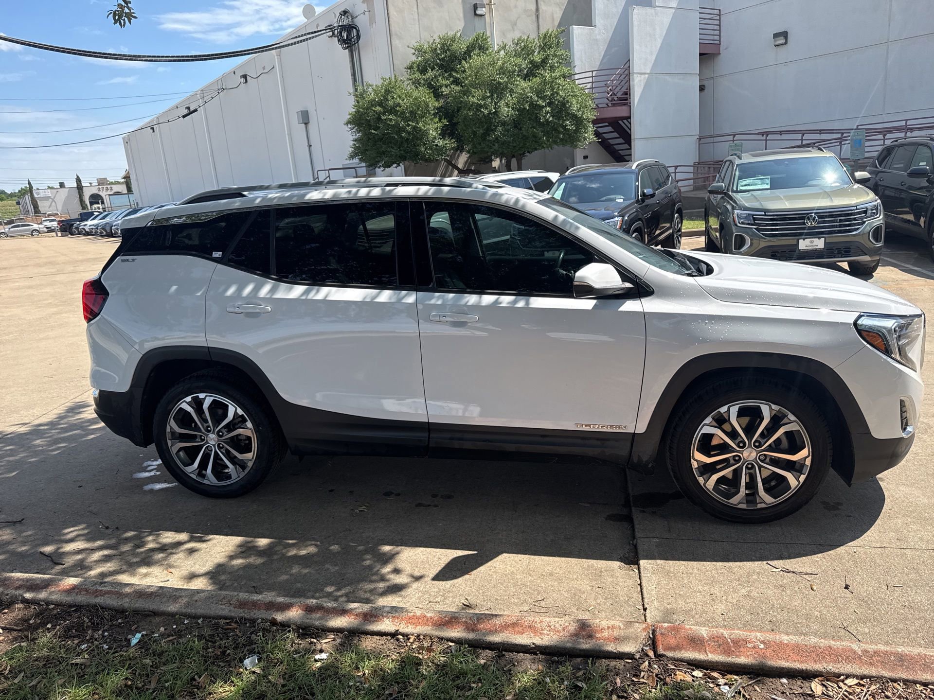 Used 2020 GMC Terrain SLT w/ Preferred Package FWD image 4