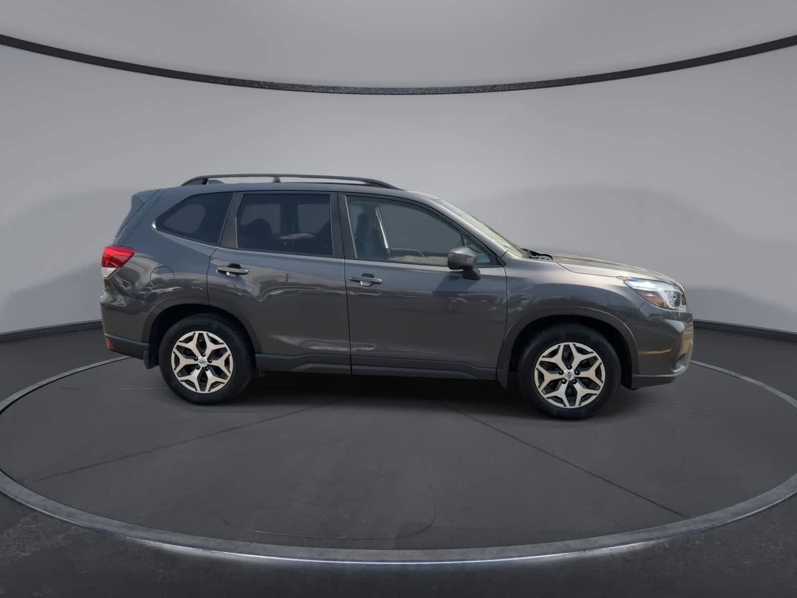 Used 2021 Subaru Forester Premium AWD/4WD image 9