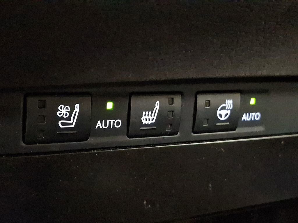 Used 2024 Lexus ES 350 w/ Premium Package image 24