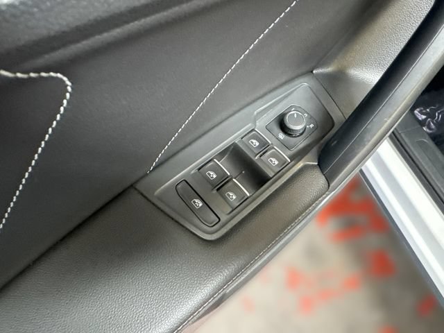 Certified 2023 Volkswagen Tiguan SE w/ Panoramic Sunroof Package FWD image 16