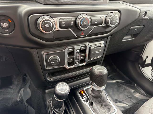 Certified 2021 Jeep Gladiator Willys image 22