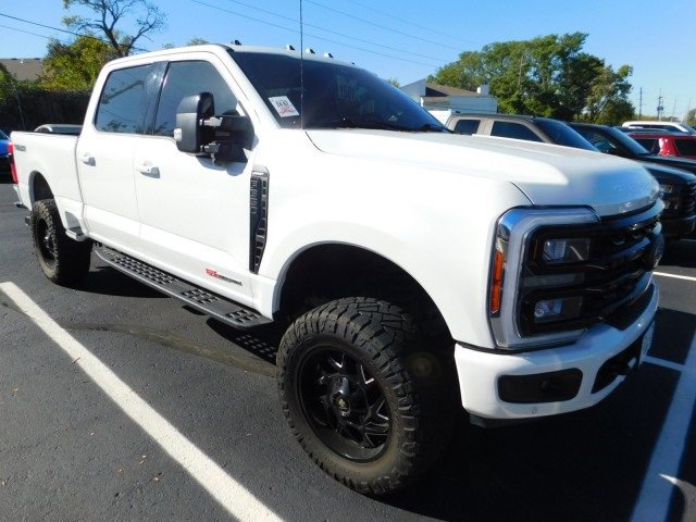 Used 2023 Ford F350 Lariat w/ Lariat Ultimate Package image 3