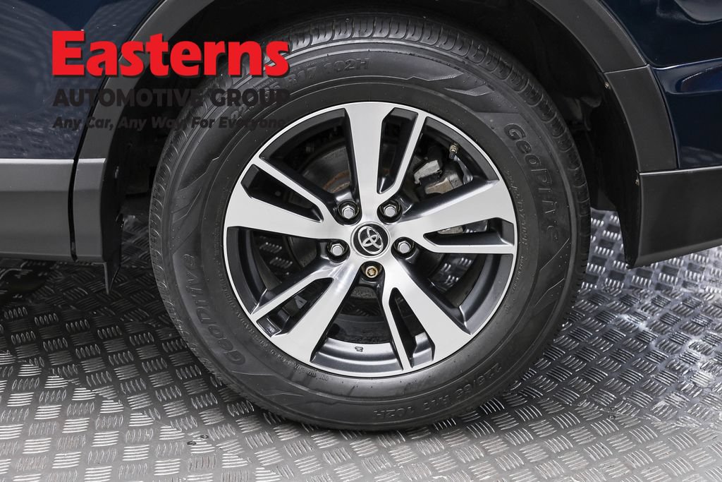 Used 2017 Toyota RAV4 XLE w/ Premium Special Value Package AWD/4WD image 10