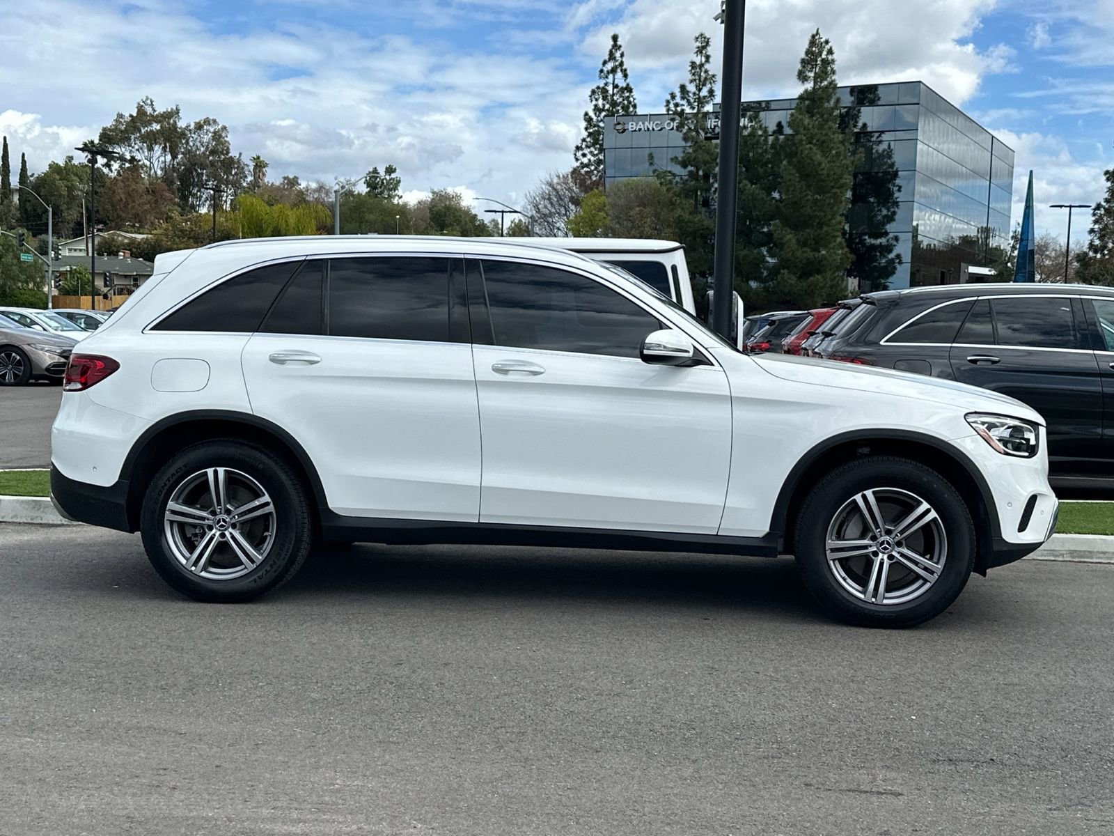 Certified 2022 Mercedes-Benz GLC 300 image 2