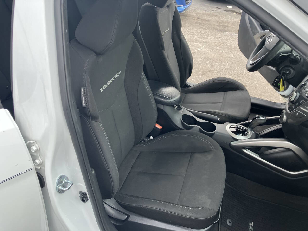 Used 2015 Hyundai Veloster image 19