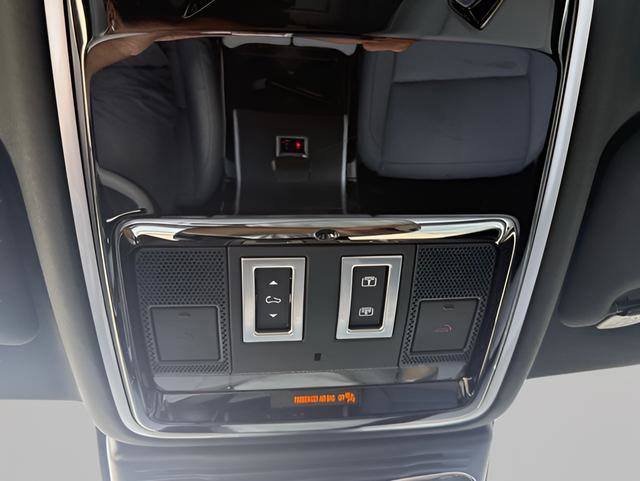 Certified 2026 Land Rover Range Rover Velar Dynamic SE image 25