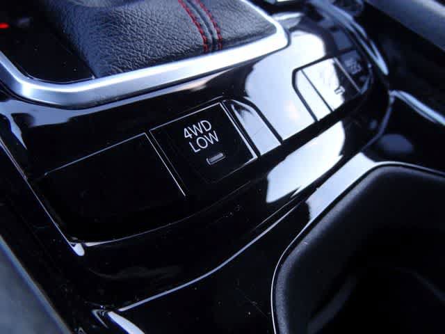Used 2025 Jeep Compass Trailhawk AWD/4WD image 29