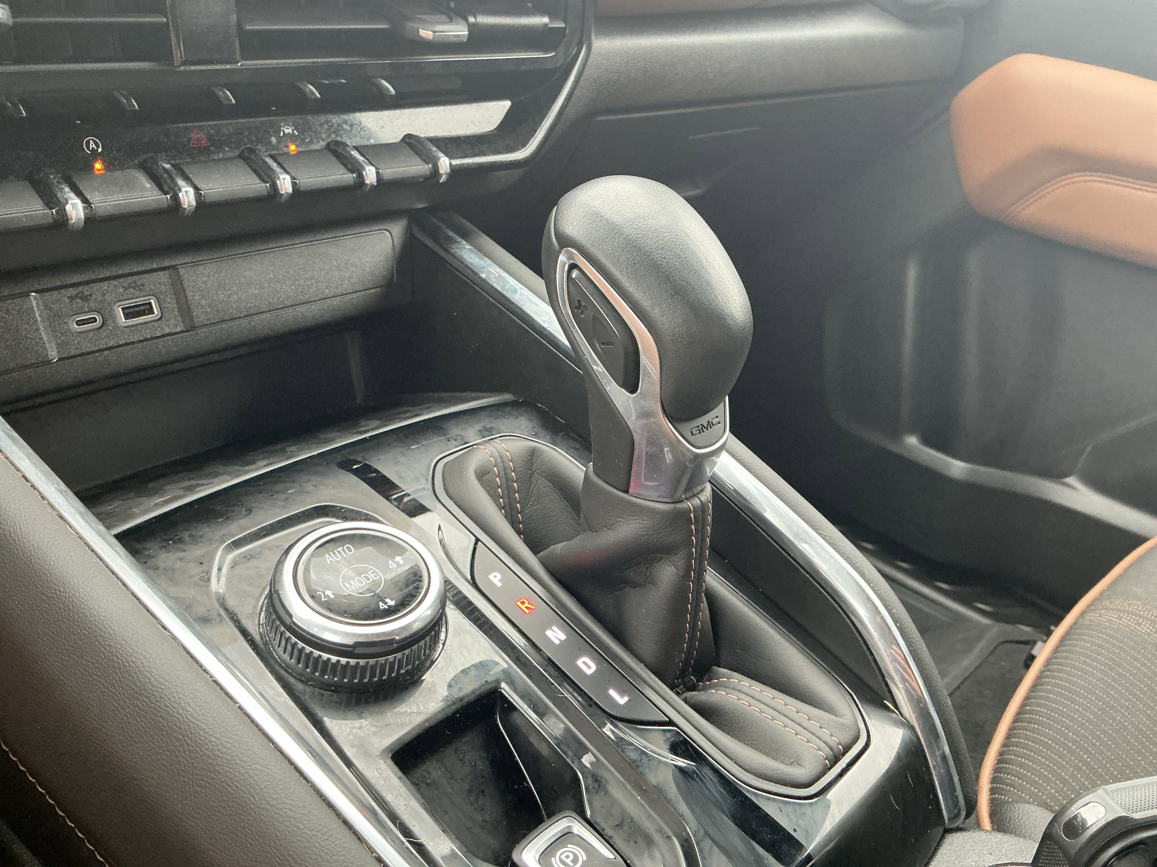 Used 2023 GMC Canyon AT4 w/ Technology Package image 26