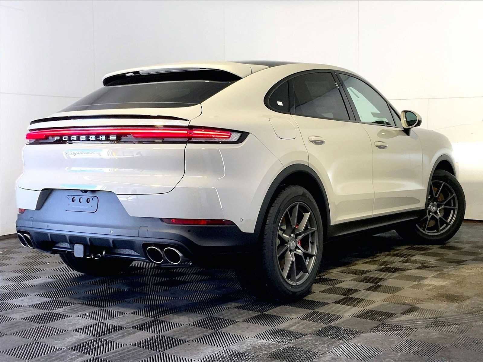 New 2026 Porsche Cayenne S image 7