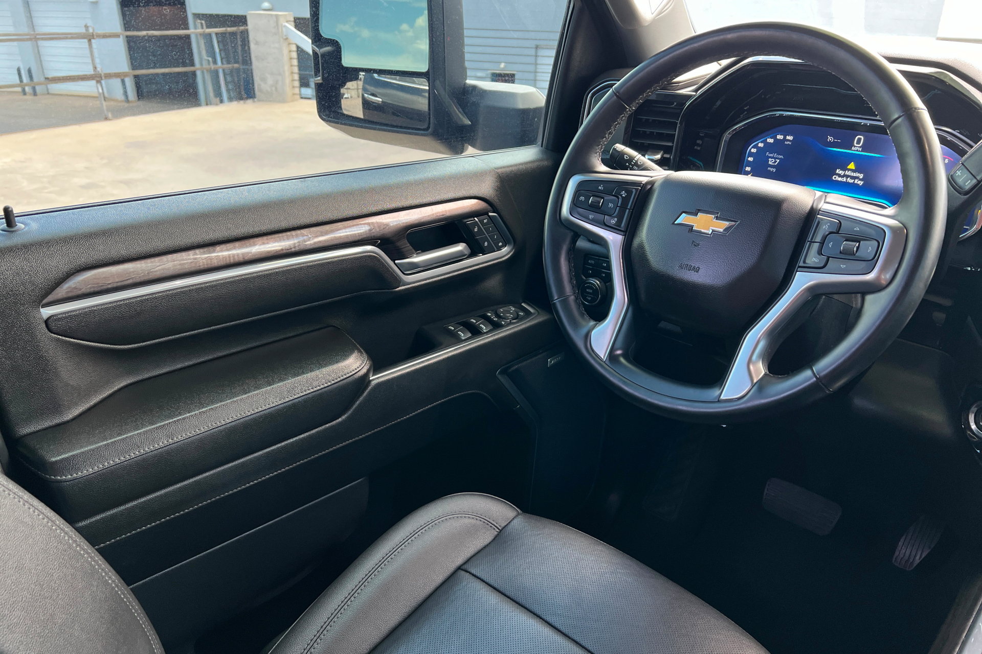 Used 2025 Chevrolet Silverado 3500 LTZ w/ LTZ Convenience Package AWD/4WD image 12