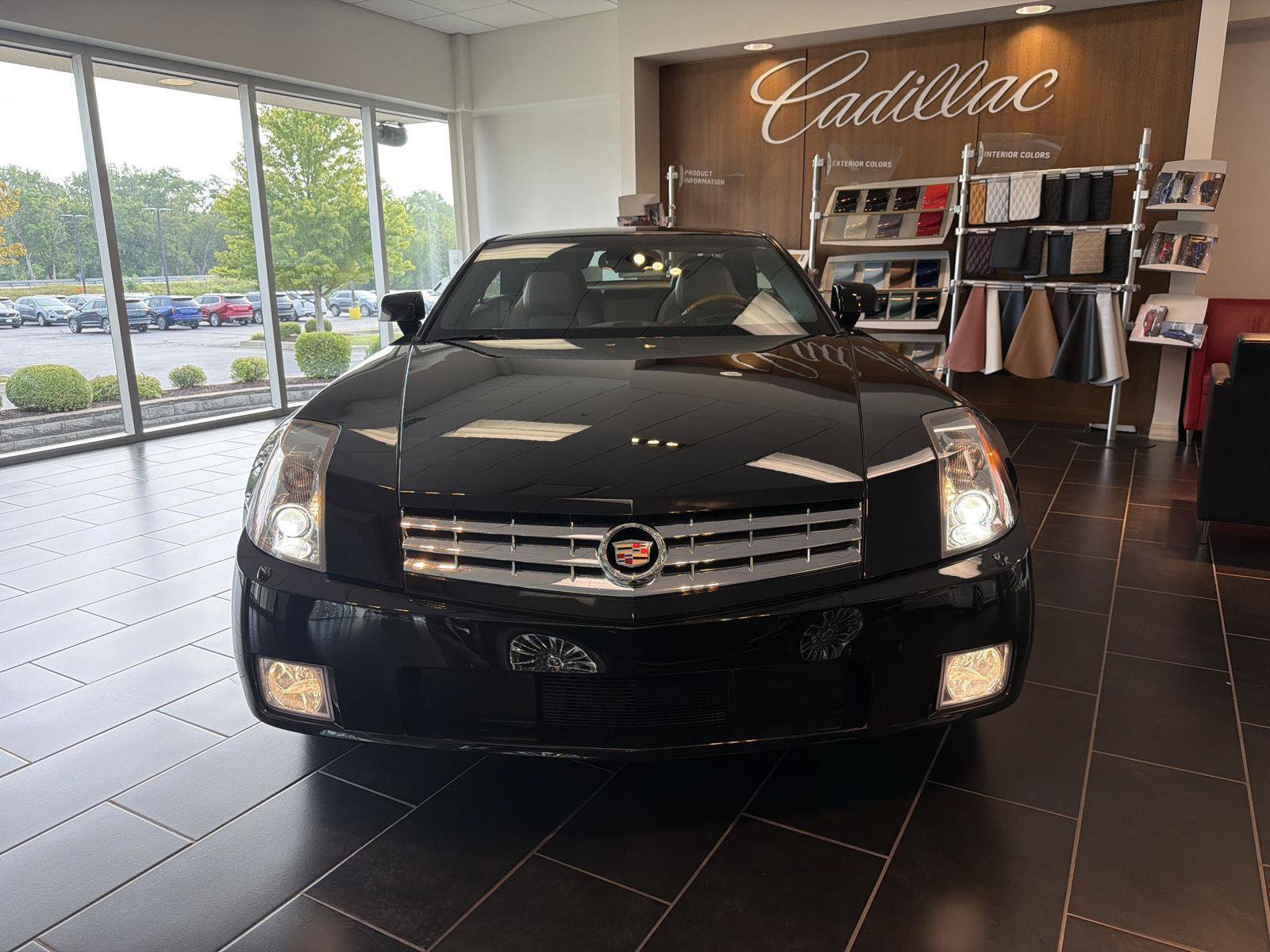 Used 2006 Cadillac XLR RWD image 8