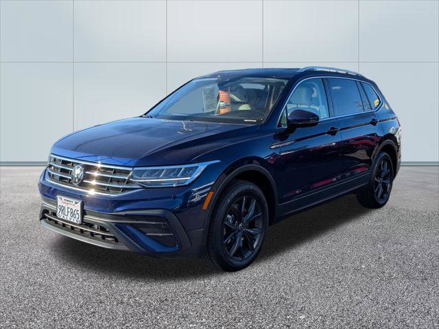 Certified 2024 Volkswagen Tiguan SE image 1