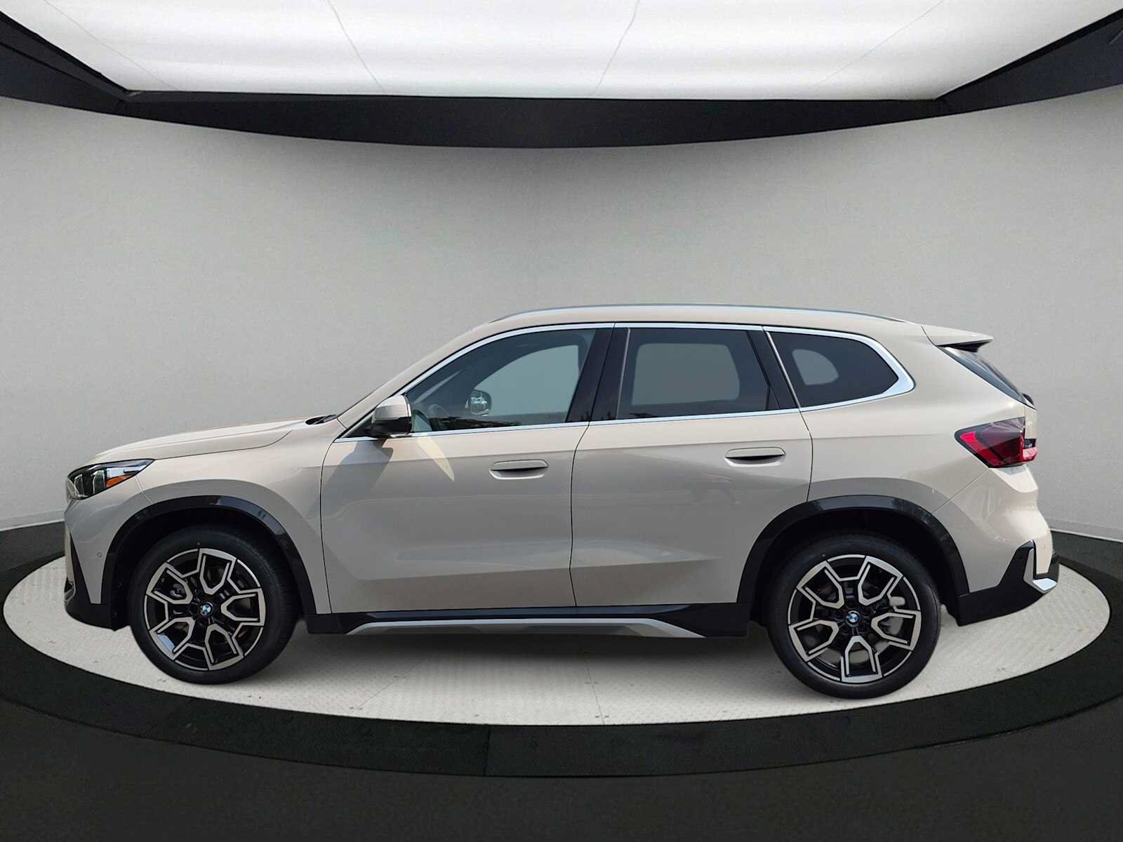 New 2027 BMW X1 xDrive28i AWD/4WD image 5