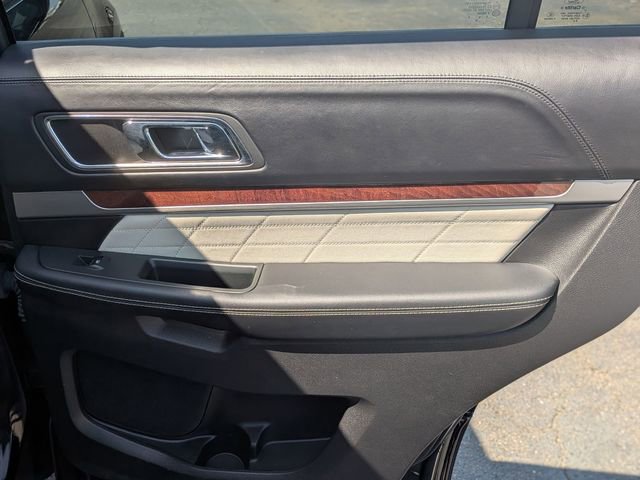 Used 2018 Ford Explorer Platinum AWD/4WD image 34