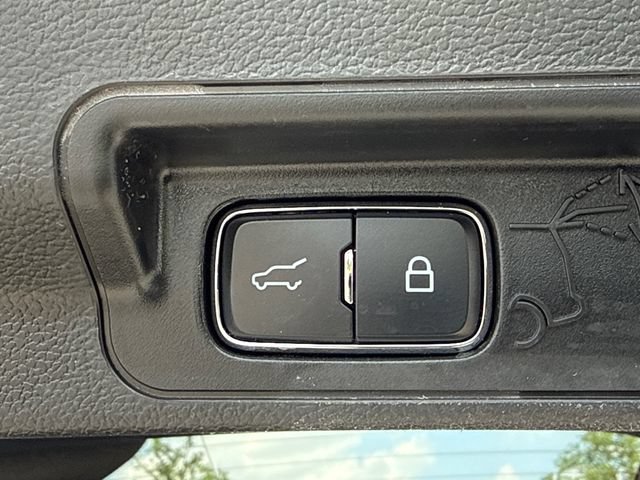 Used 2024 Ford Explorer XLT w/ Equipment Group 202A AWD/4WD image 19