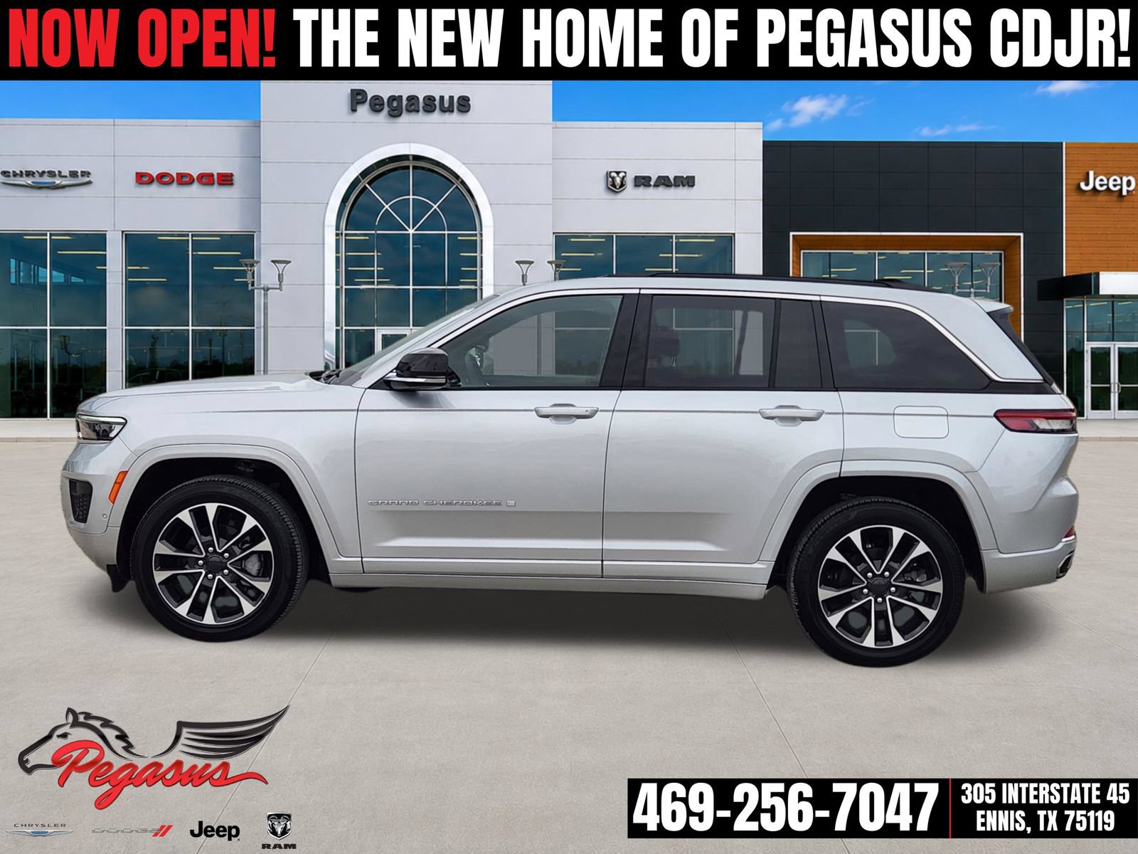 Used 2024 Jeep Grand Cherokee Overland AWD/4WD image 3