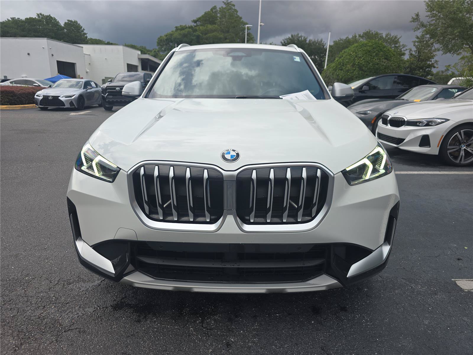 Used 2024 BMW X1 xDrive28i w/ Convenience Package AWD/4WD image 5