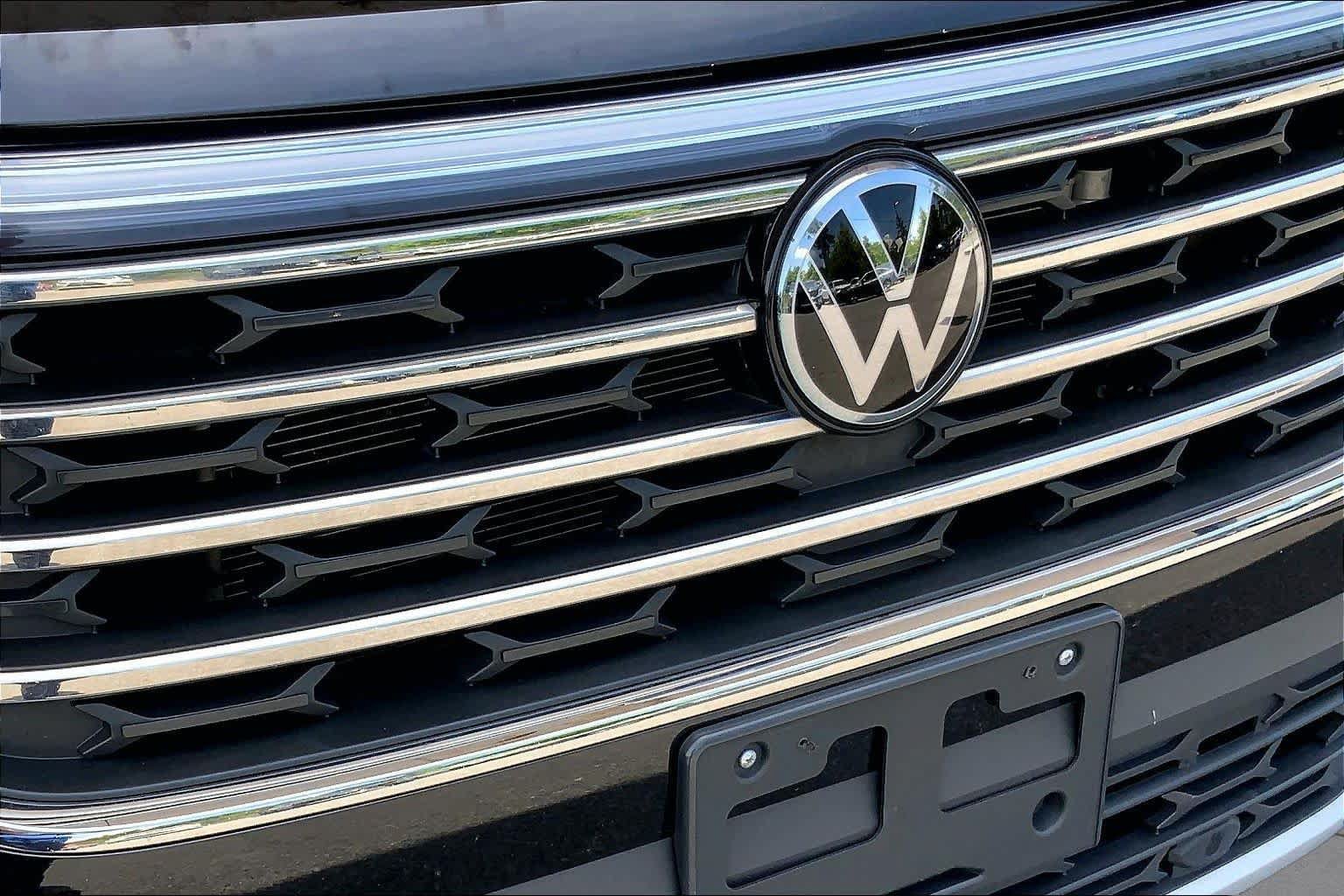 Used 2024 Volkswagen Atlas SE AWD/4WD image 30