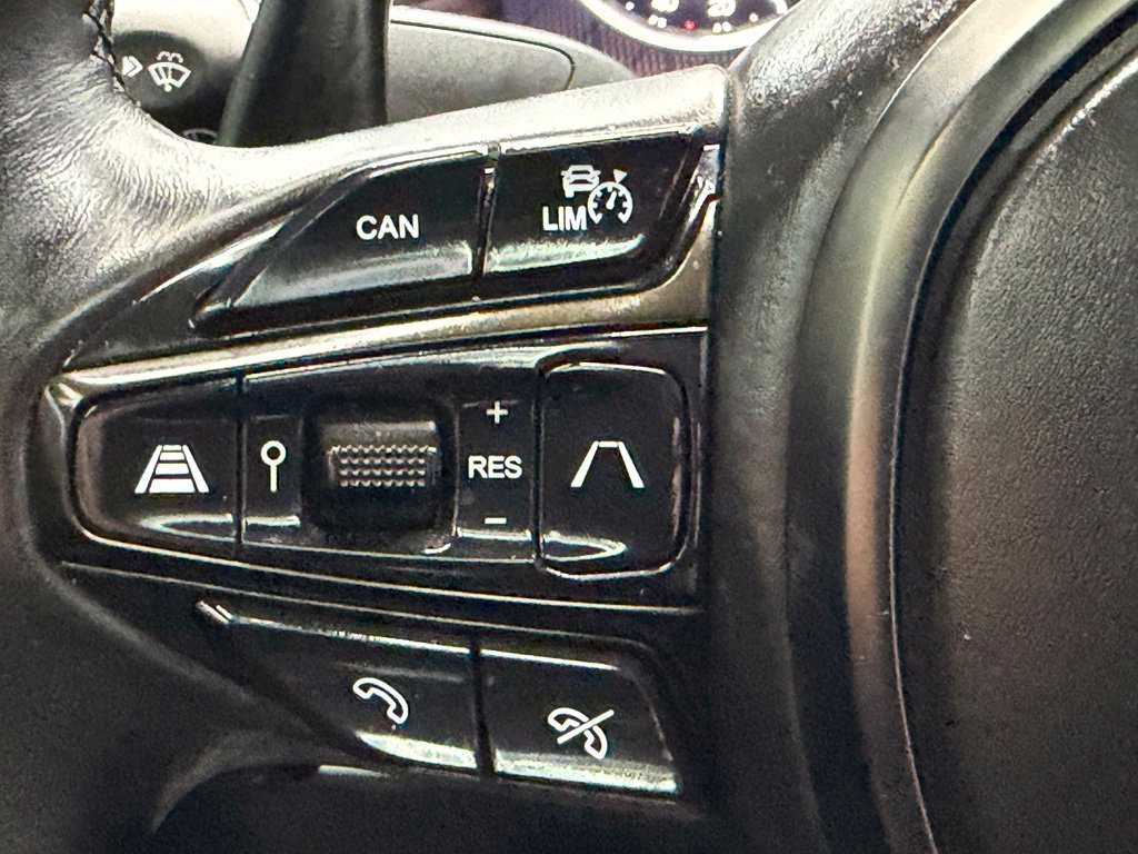 Used 2021 Aston Martin DBX AWD/4WD image 27