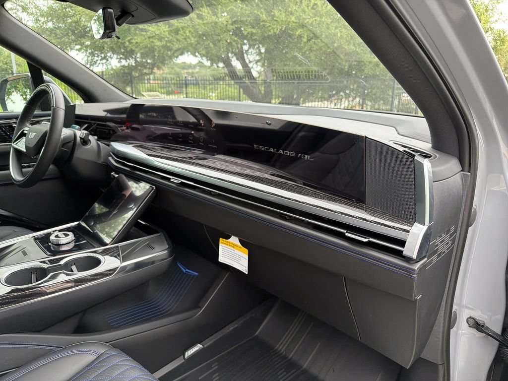 New 2026 Cadillac Escalade IQL Sport 1 w/ LPO, Floor Liner Package AWD/4WD image 41