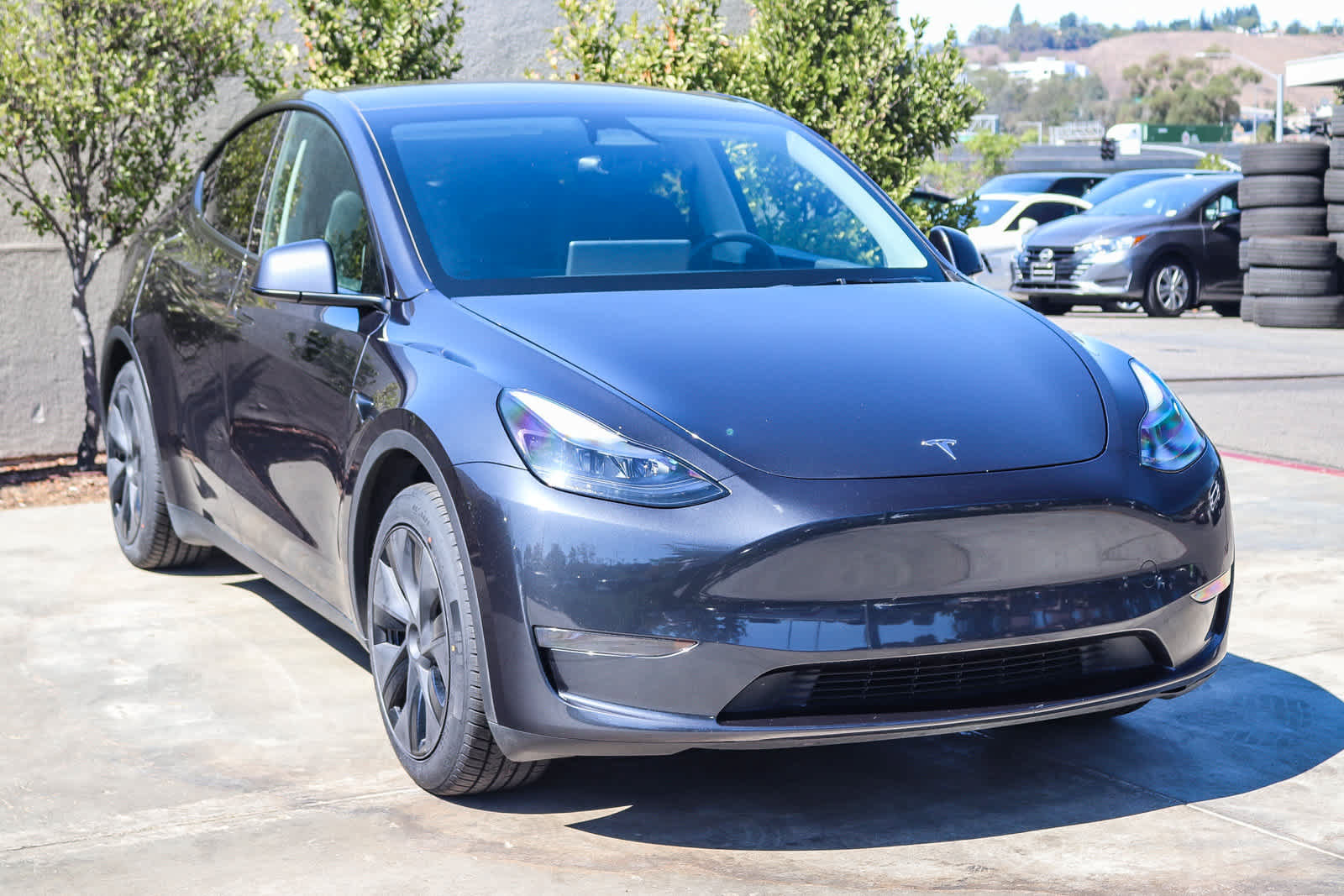 Used 2025 Tesla Model Y Long Range RWD image 3