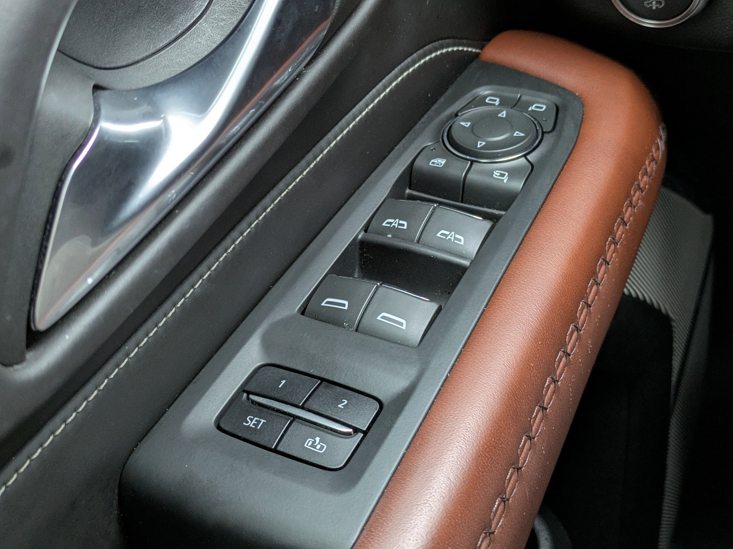 Used 2023 GMC Yukon Denali Ultimate image 30