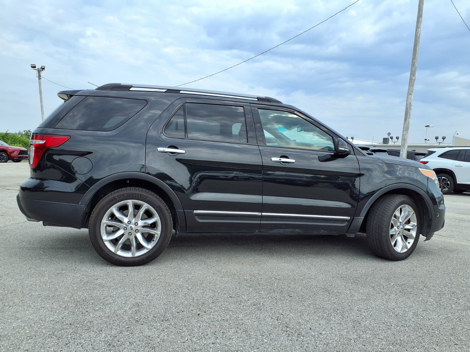 Used 2015 Ford Explorer Limited w/ Equipment Group 302A AWD/4WD image 31