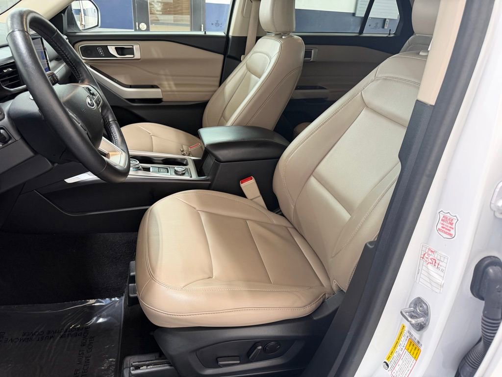 Used 2024 Ford Explorer XLT w/ Equipment Group 202A image 29
