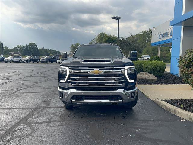 New 2026 Chevrolet Silverado 3500 LTZ w/ LTZ Convenience Package AWD/4WD image 2