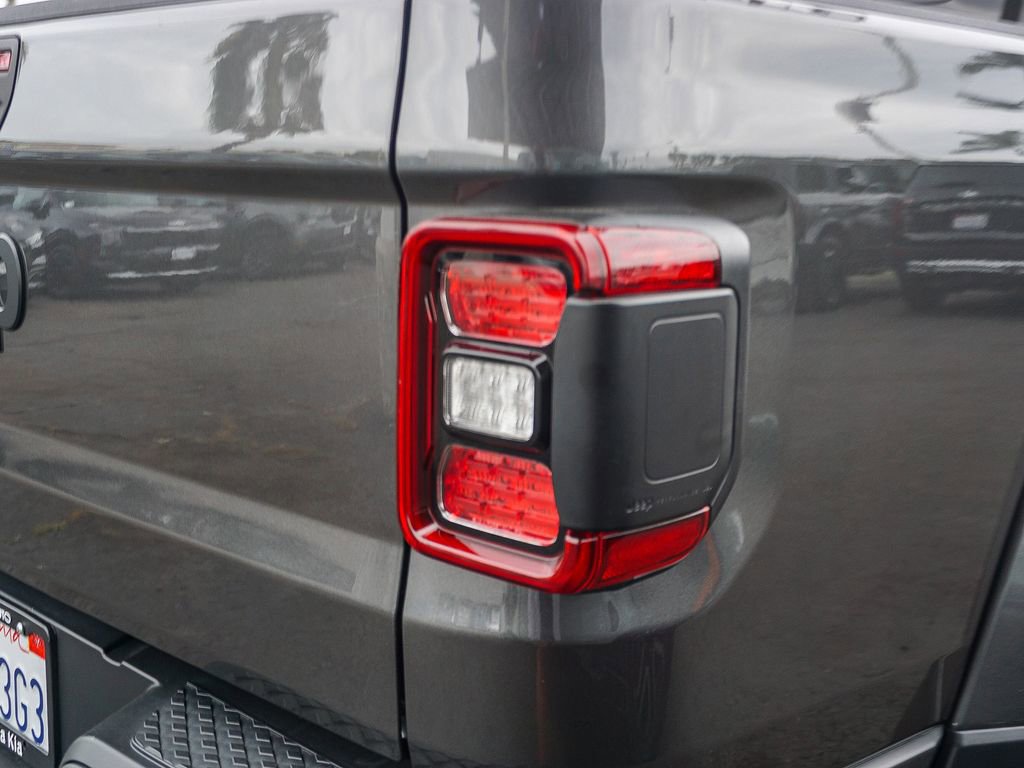 Used 2021 Jeep Gladiator Sport image 8