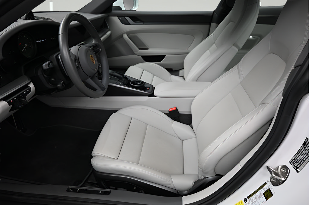 Certified 2024 Porsche 911 Carrera RWD image 5