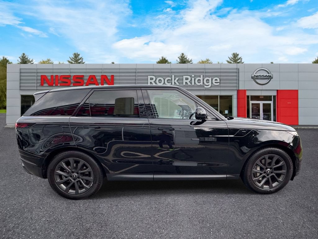 Used 2023 Land Rover Range Rover Sport SE AWD/4WD image 7