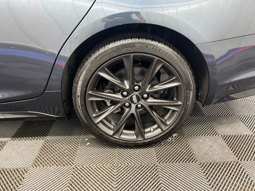 Used 2025 Cadillac CT5 V image 22